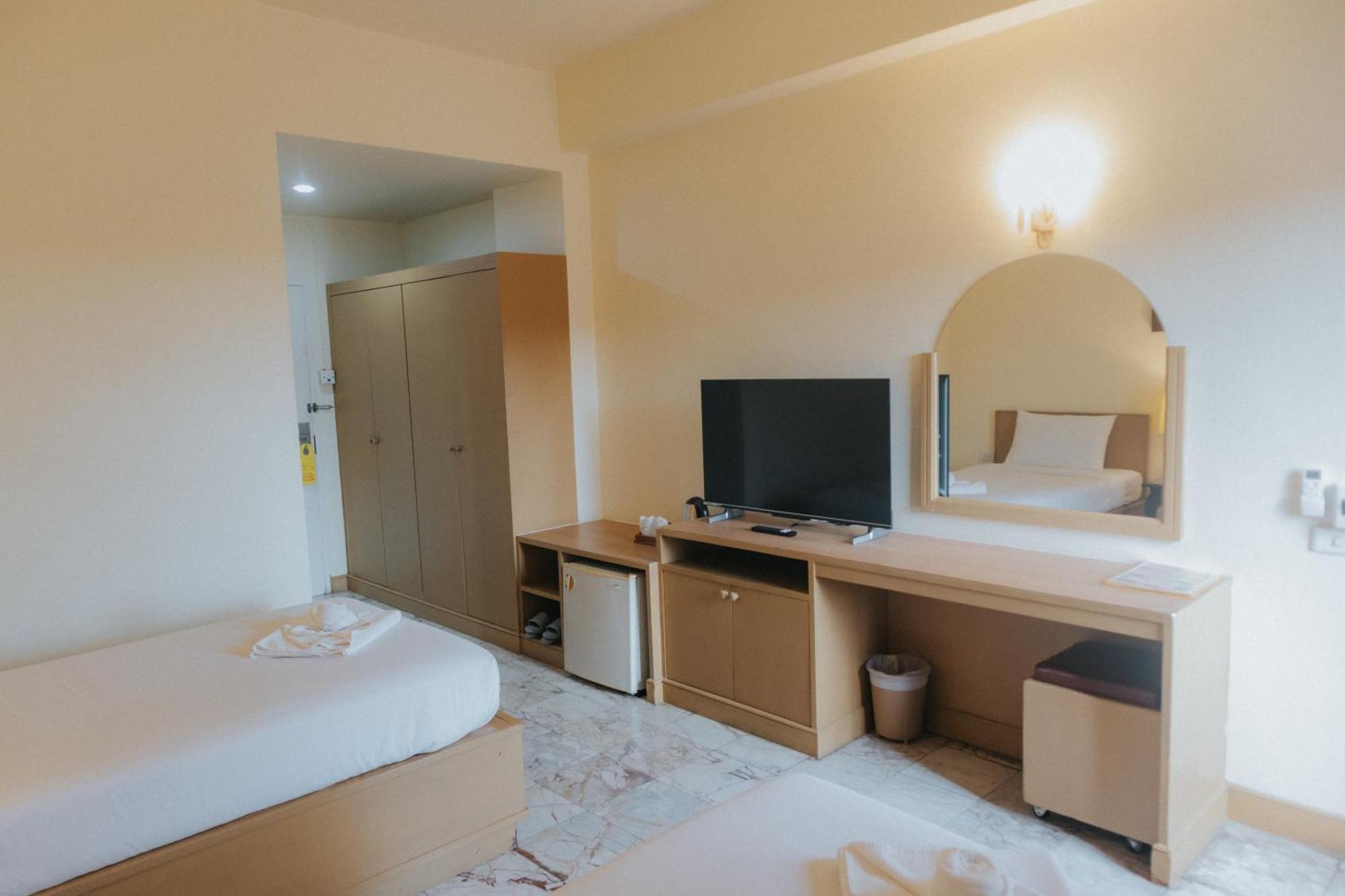 Nonthaburi Palace Hotel Ngoại thất bức ảnh