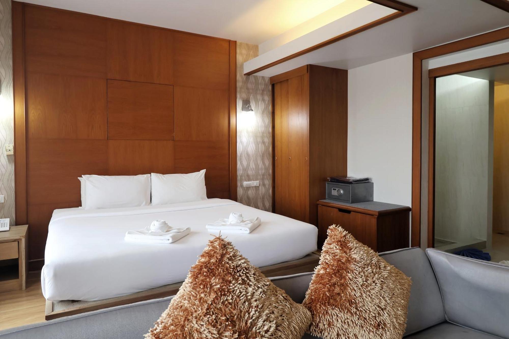 Nonthaburi Palace Hotel Ngoại thất bức ảnh